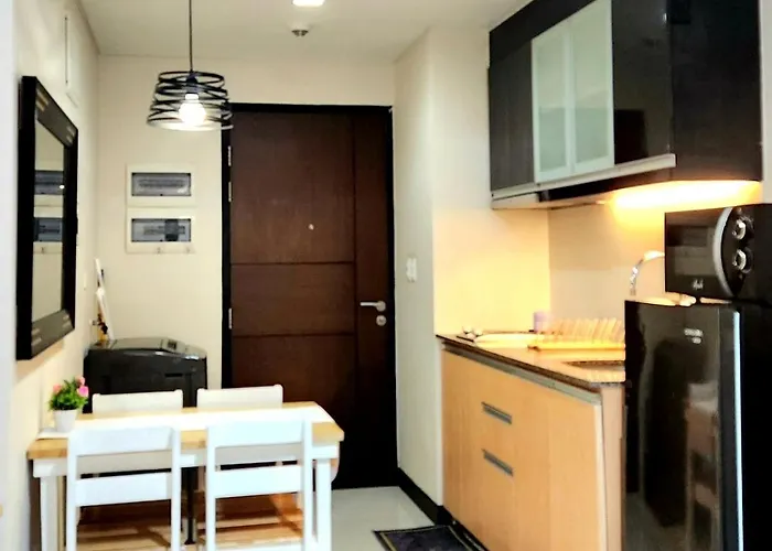 House Of B&y 101 Newport Blvd Across Terminal3 Appartement