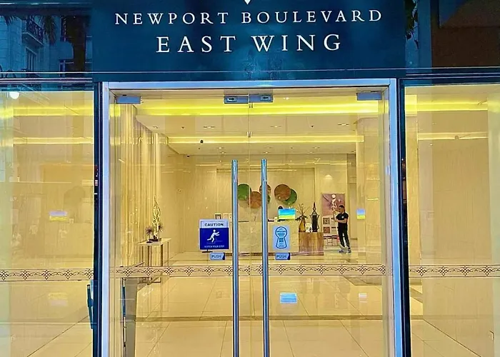 Appartement House Of B&y 101 Newport Blvd Across Terminal3