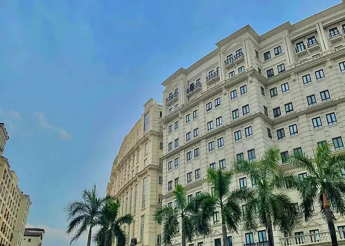 House Of B&y 101 Newport Blvd Across Terminal3 Manille